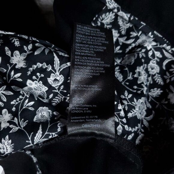 READ Anthropologie Low Rise Ankle Zip Wide Leg Pants Black Size 0 Stretch - Picture 8 of 12